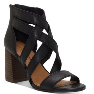 Lucky Brand women’s Vyrah Black Crisscross Block Heel Sandal
